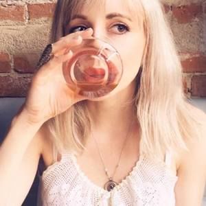 Meet your Posher, Suzanne